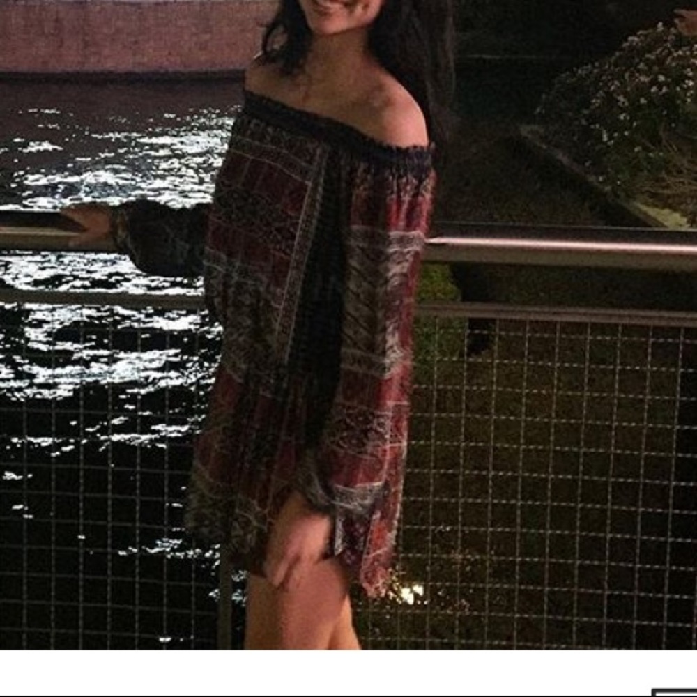 Excellent condition Lulus off the shoulder dress